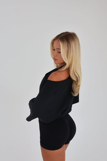 Oversized cropped off the shoulder tee - Black
